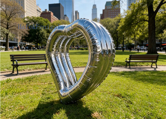 Decoração de forma de coração inflável personalizável com logotipo para impressionante impacto visual